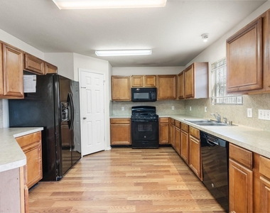 3111 Holly Ranch Drive - Photo Thumbnail 11
