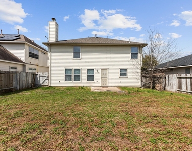 3111 Holly Ranch Drive - Photo Thumbnail 2