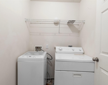 3111 Holly Ranch Drive - Photo Thumbnail 27