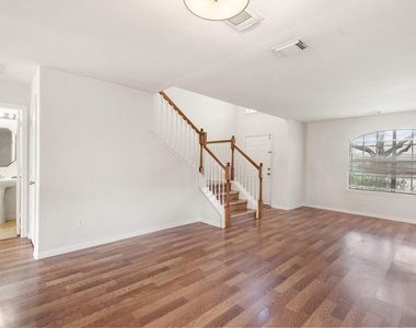 3111 Holly Ranch Drive - Photo Thumbnail 7