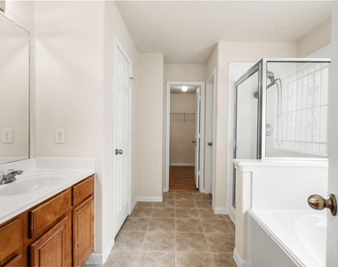 3111 Holly Ranch Drive - Photo Thumbnail 32