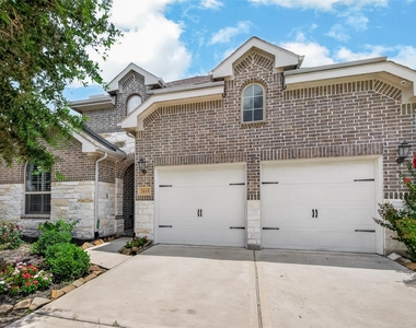 2619 Lilac Point Lane - Photo Thumbnail 2