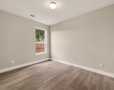 2619 Lilac Point Lane - Photo Thumbnail 28