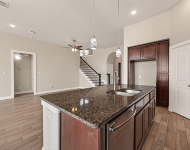 2619 Lilac Point Lane - Photo Thumbnail 15
