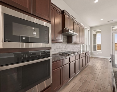 2619 Lilac Point Lane - Photo Thumbnail 17