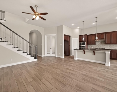 2619 Lilac Point Lane - Photo Thumbnail 7