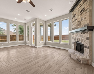 2619 Lilac Point Lane - Photo Thumbnail 10