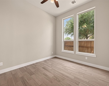 2619 Lilac Point Lane - Photo Thumbnail 32