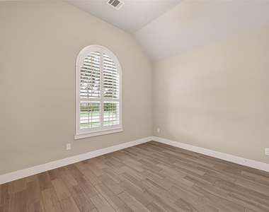 2619 Lilac Point Lane - Photo Thumbnail 30