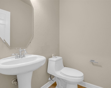 5307 Riverstone Crossing Drive - Photo Thumbnail 6