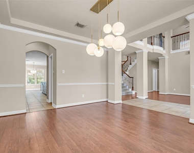 5307 Riverstone Crossing Drive - Photo Thumbnail 2