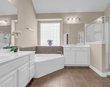 5307 Riverstone Crossing Drive - Photo Thumbnail 14