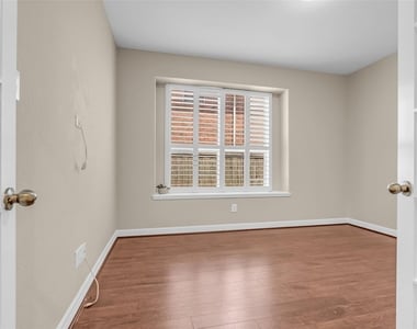 5307 Riverstone Crossing Drive - Photo Thumbnail 5