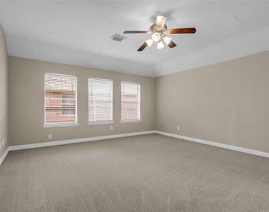5307 Riverstone Crossing Drive - Photo Thumbnail 16