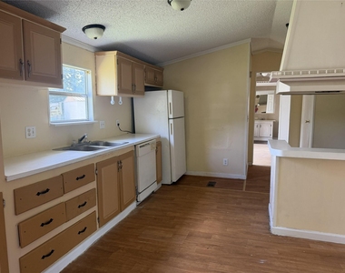 1020 Dr Martin Luther King Jr Drive - Photo Thumbnail 3