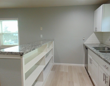 118 14th Street - Photo Thumbnail 11