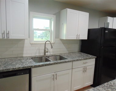 118 14th Street - Photo Thumbnail 9