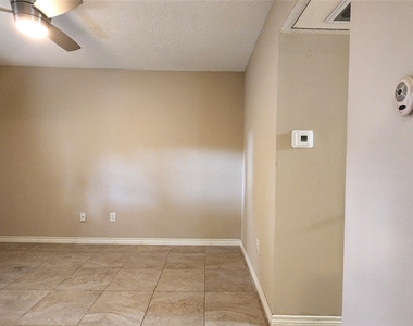 3224 Timmons Lane - Photo Thumbnail 6