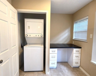 3224 Timmons Lane - Photo Thumbnail 3
