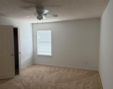 410 Sunwood Glenn Lane - Photo Thumbnail 14