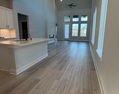 9635 Poinsettia Haven Lane - Photo Thumbnail 10