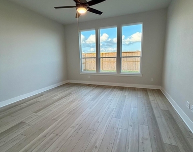 9635 Poinsettia Haven Lane - Photo Thumbnail 9