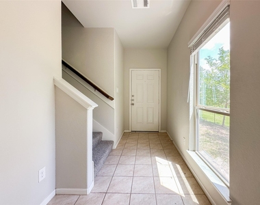105 Camelot Place Court - Photo Thumbnail 17
