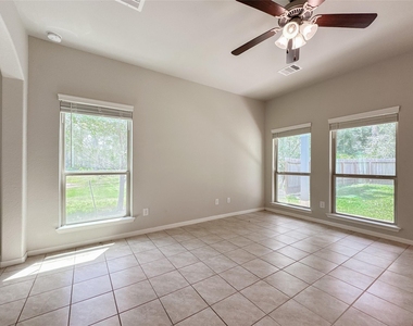 105 Camelot Place Court - Photo Thumbnail 14