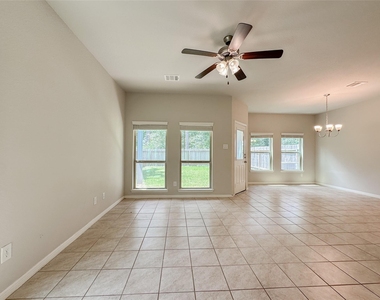 105 Camelot Place Court - Photo Thumbnail 3