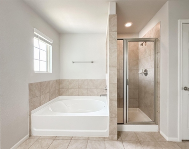 105 Camelot Place Court - Photo Thumbnail 22