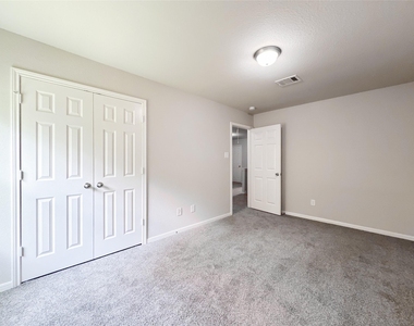 105 Camelot Place Court - Photo Thumbnail 25
