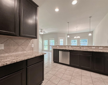 105 Camelot Place Court - Photo Thumbnail 7