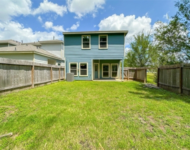 105 Camelot Place Court - Photo Thumbnail 1