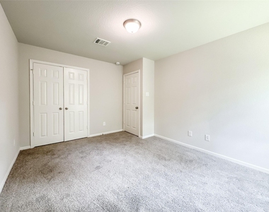 105 Camelot Place Court - Photo Thumbnail 28