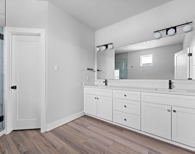 2183 Mansfield - Photo Thumbnail 9