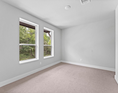 2183 Mansfield - Photo Thumbnail 13
