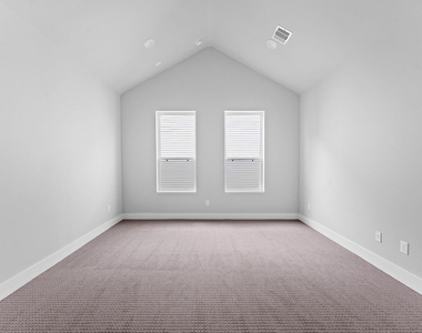 2183 Mansfield - Photo Thumbnail 6