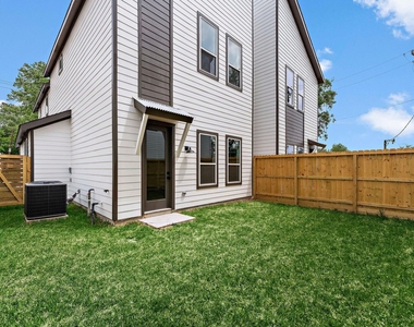 2183 Mansfield - Photo Thumbnail 18