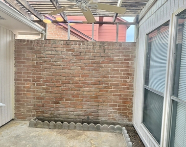 10422 Eagle Glen Drive - Photo Thumbnail 21