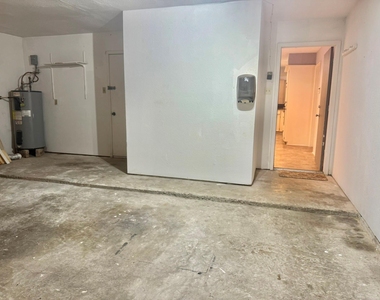 10422 Eagle Glen Drive - Photo Thumbnail 24