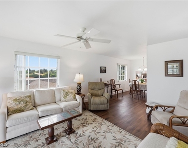 315 Saint Andrews Boulevard - Photo Thumbnail 3