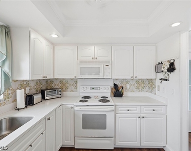 315 Saint Andrews Boulevard - Photo Thumbnail 10