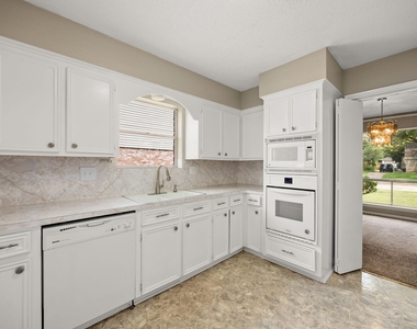 5923 Pebble Springs Drive - Photo Thumbnail 14