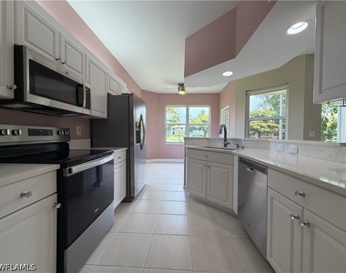 359 Dover Place - Photo Thumbnail 4