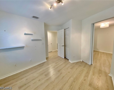 1096 Woodshire Lane - Photo Thumbnail 14