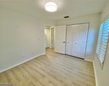1096 Woodshire Lane - Photo Thumbnail 17