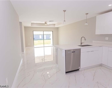 2644 Gretchen Avenue S - Photo Thumbnail 4