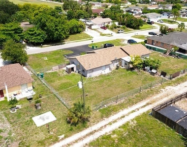 1940 48th Street Sw - Photo Thumbnail 8