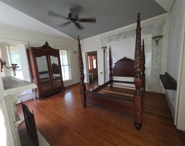 815 E Washington Avenue - Photo Thumbnail 6