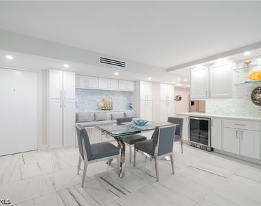 4001 Gulf Shore Boulevard N - Photo Thumbnail 9